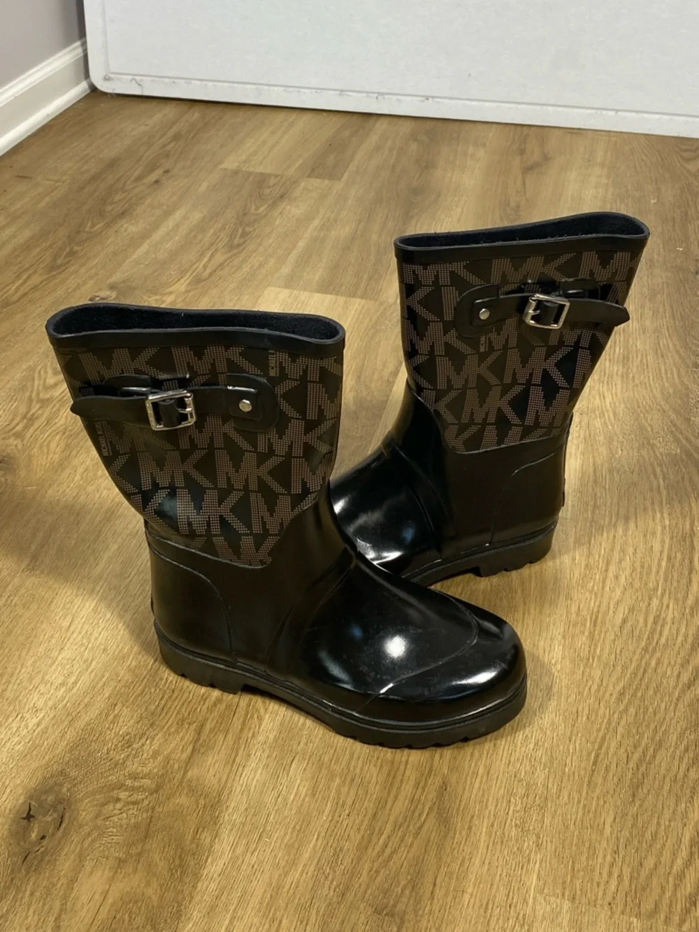 Michael Kors Black & Brown MK Logo Short Rain Boots size 7